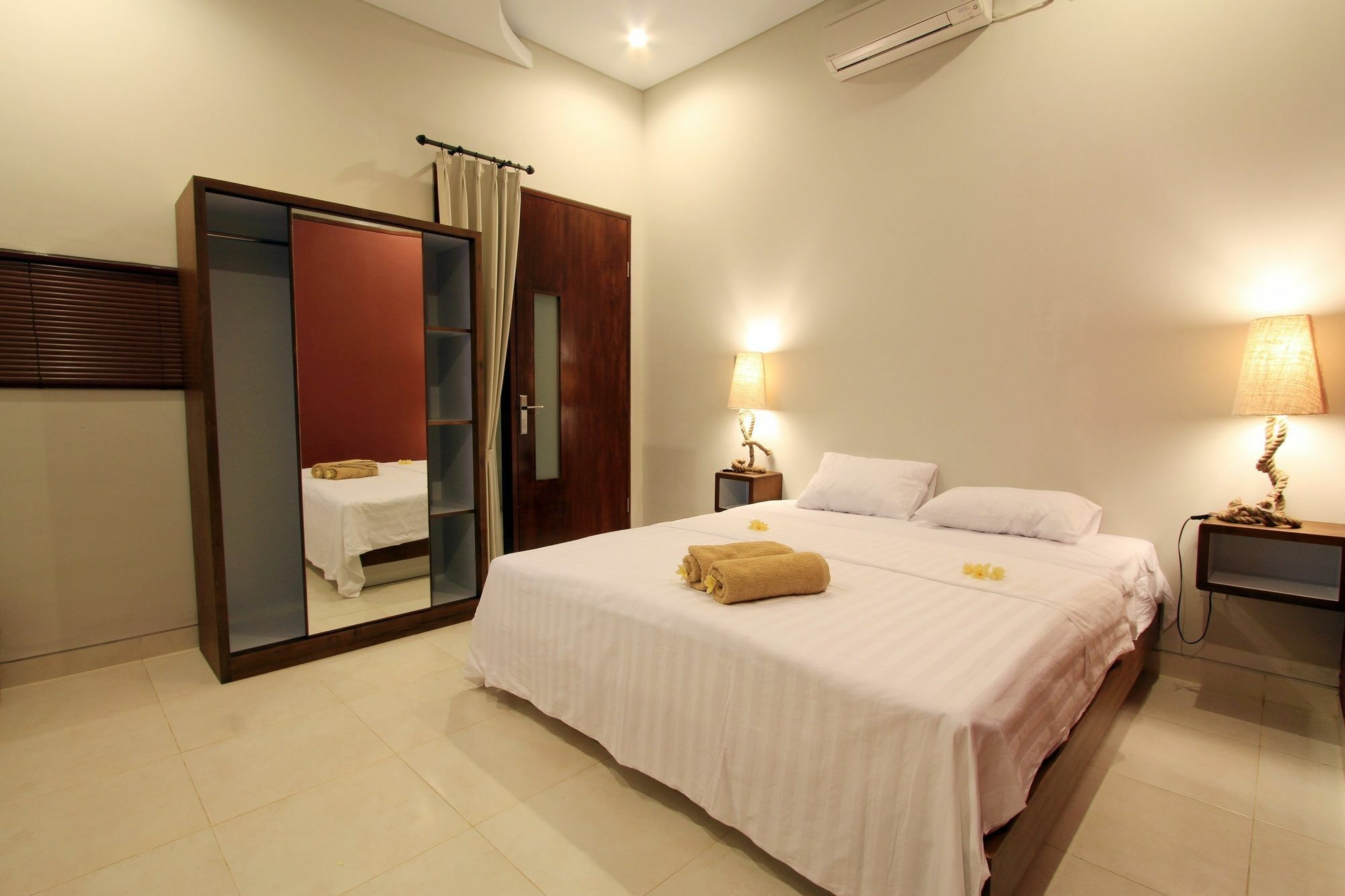 Saren Guest House Canggu Экстерьер фото