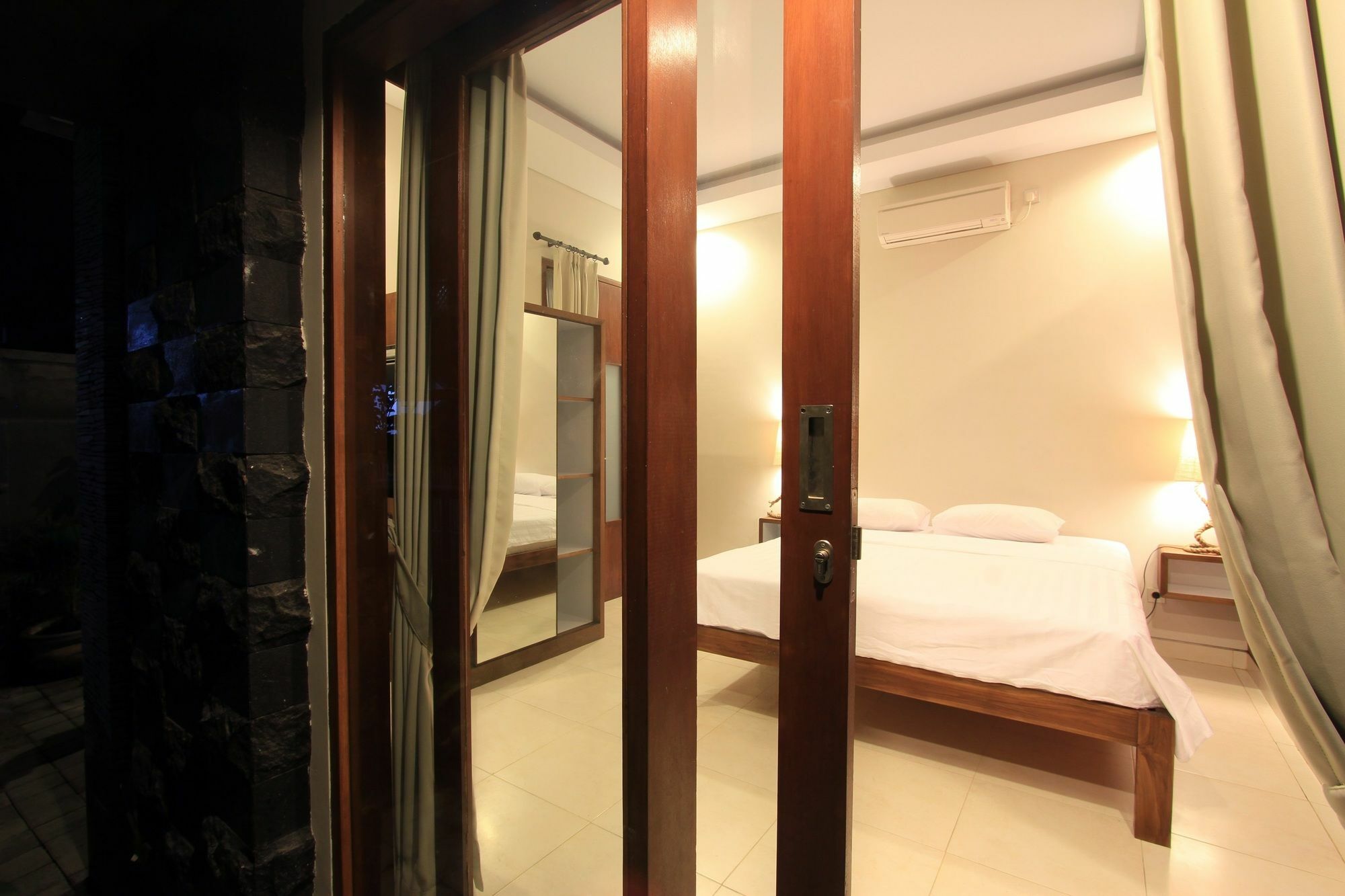 Saren Guest House Canggu Экстерьер фото