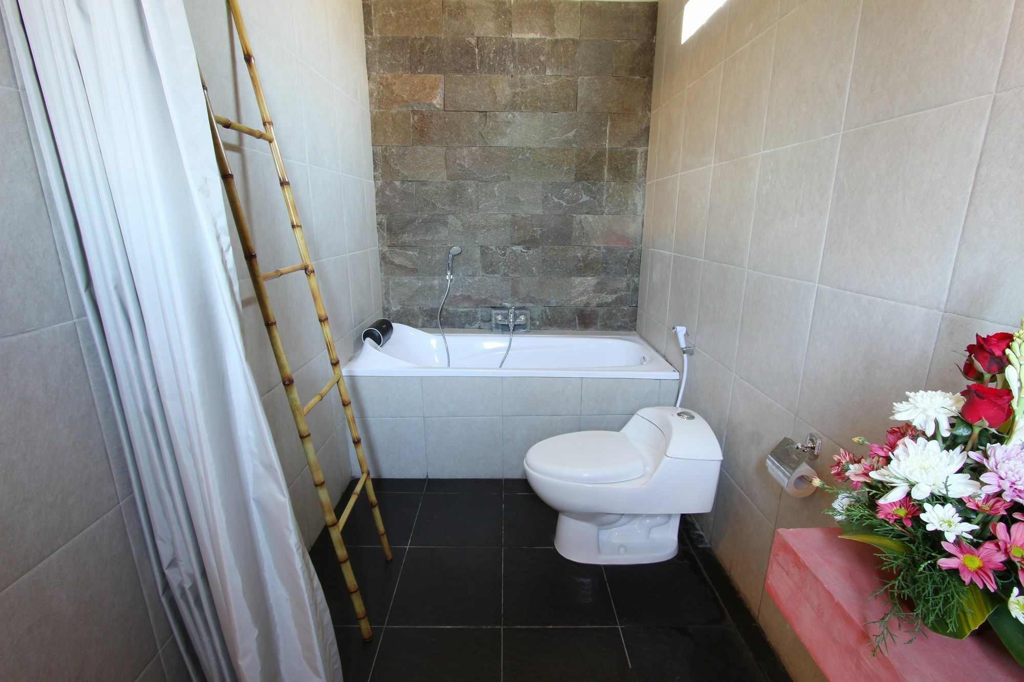 Saren Guest House Canggu Экстерьер фото